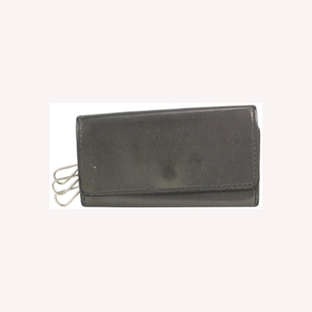 Louis Vuitton Grey Monogram Mat 4 Key Multicles Key Pouch 8LV1106